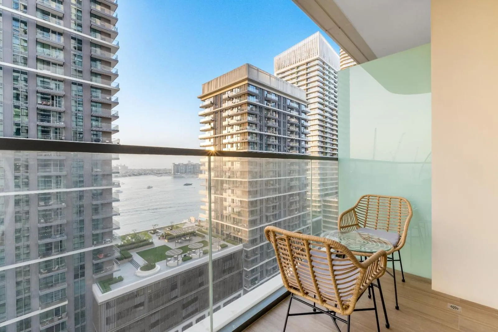 Beachfront Bliss In Marina Vista New & Cozy Dubai United Arab Emirates