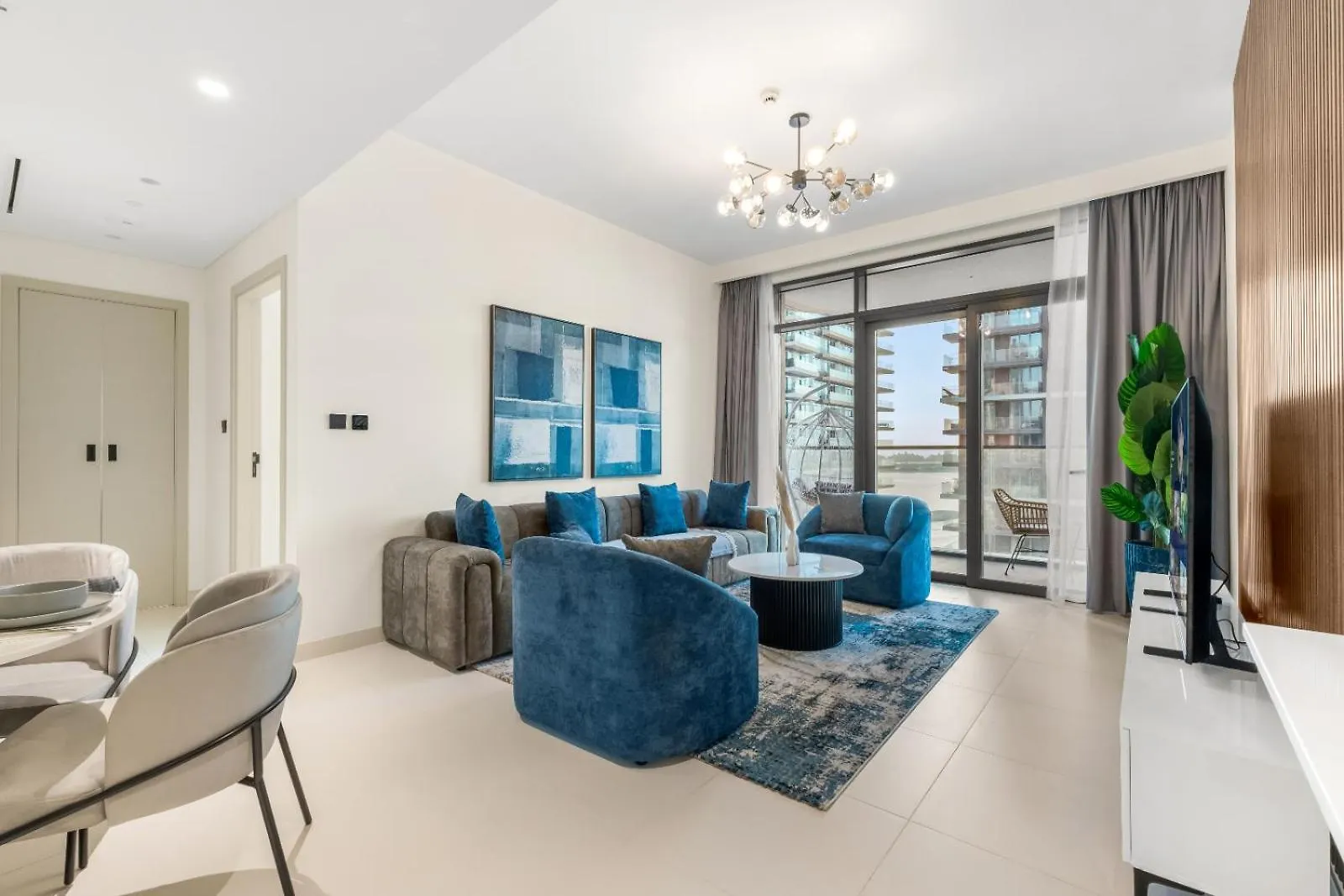 Apartment Beachfront Bliss In Marina Vista New & Cozy Dubai