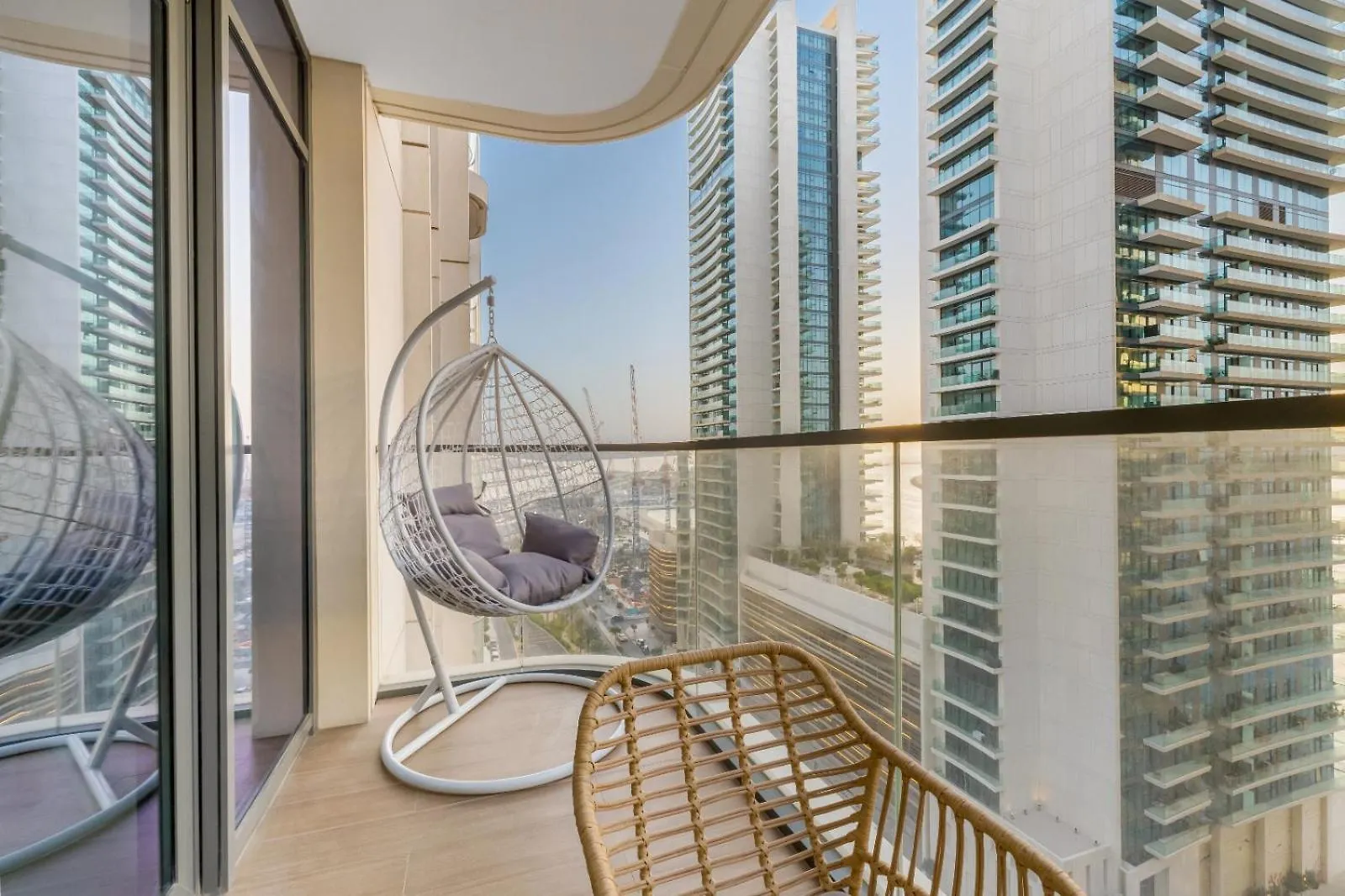 Appartement Beachfront Bliss In Marina Vista New & Cozy Dubaï