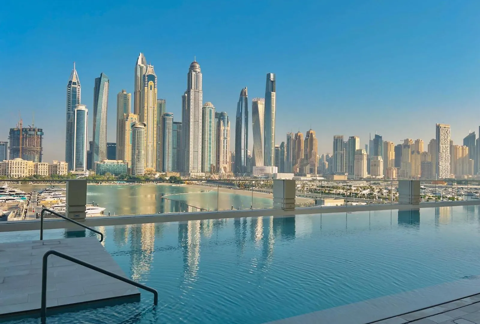 Beachfront Bliss In Marina Vista New & Cozy Dubaï